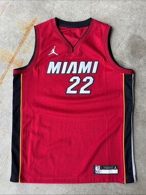 Nike NBA Miami Heat Jimmy Butler #22 Swingman Jersey Red Size Youth Large